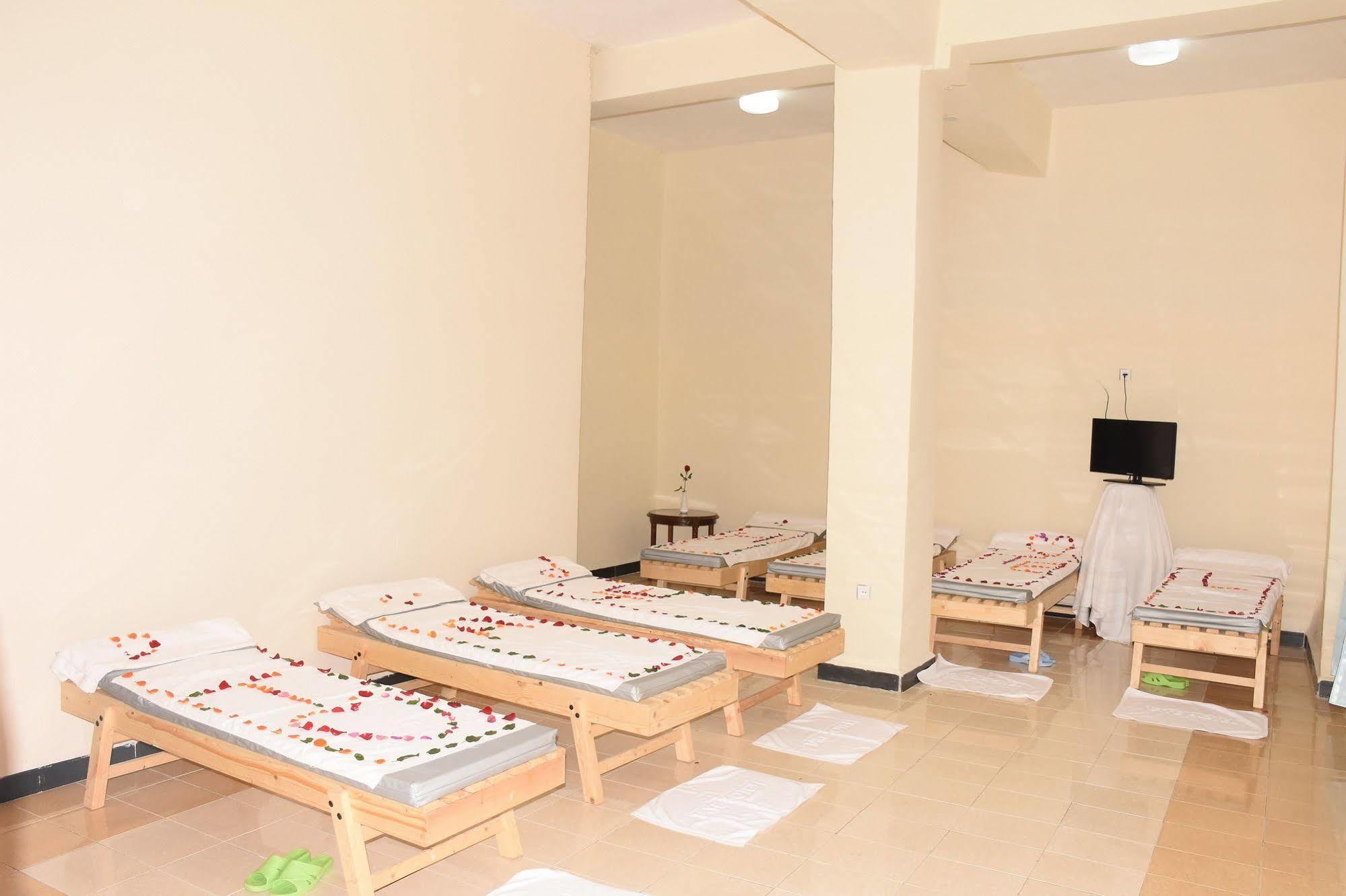 Taye Belay Hotel Gonder Exterior foto