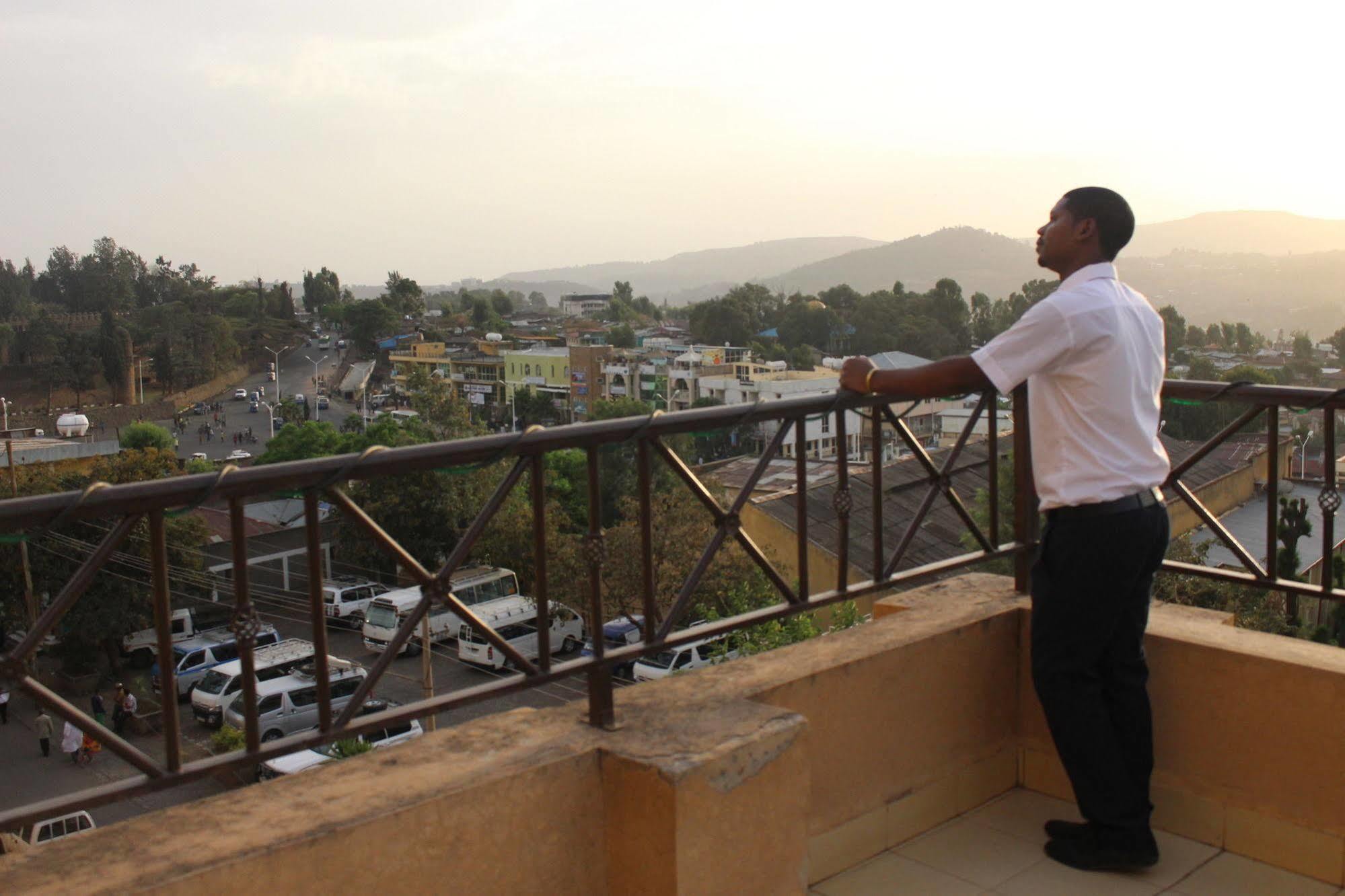 Taye Belay Hotel Gonder Exterior foto