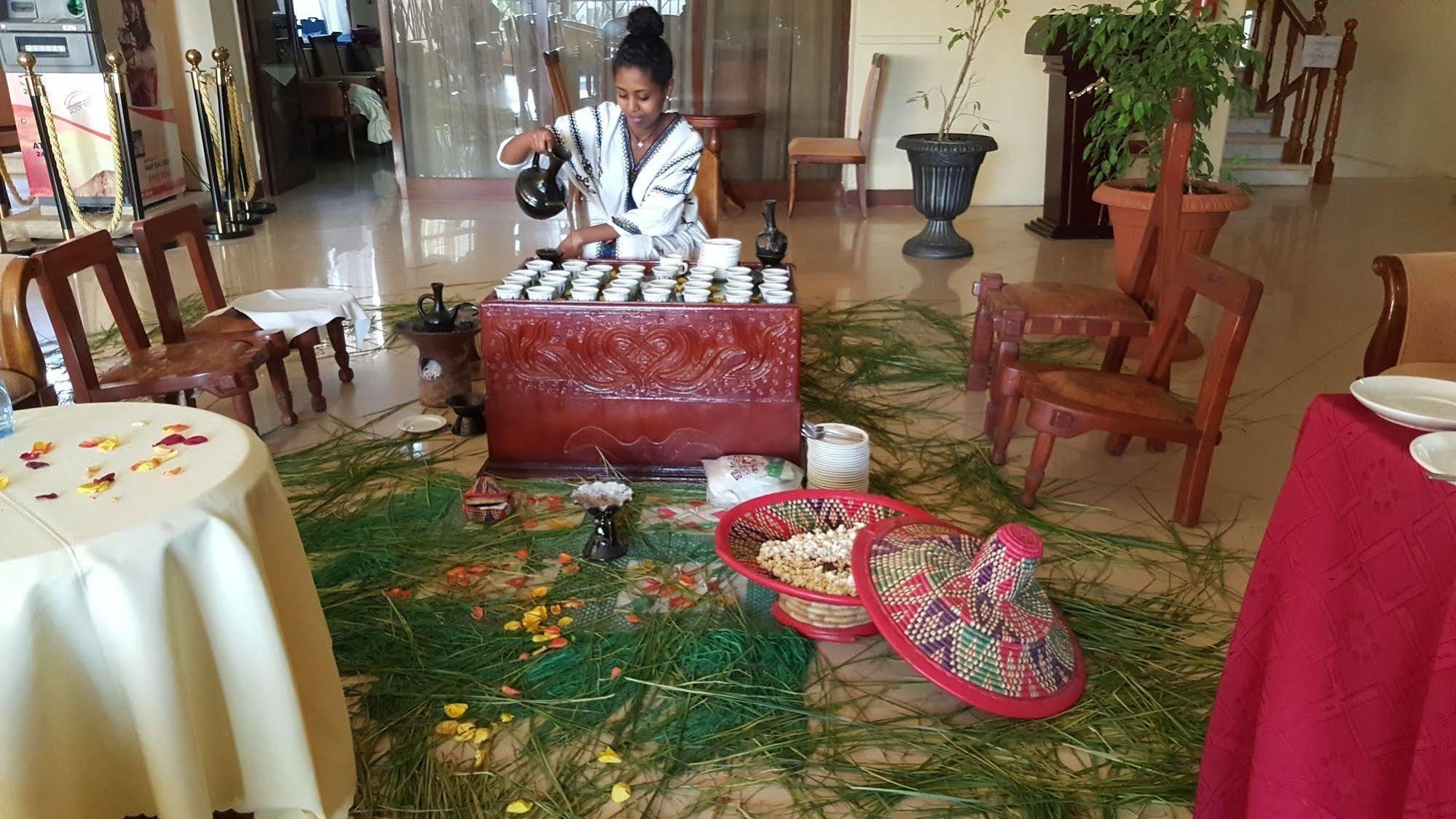 Taye Belay Hotel Gonder Exterior foto